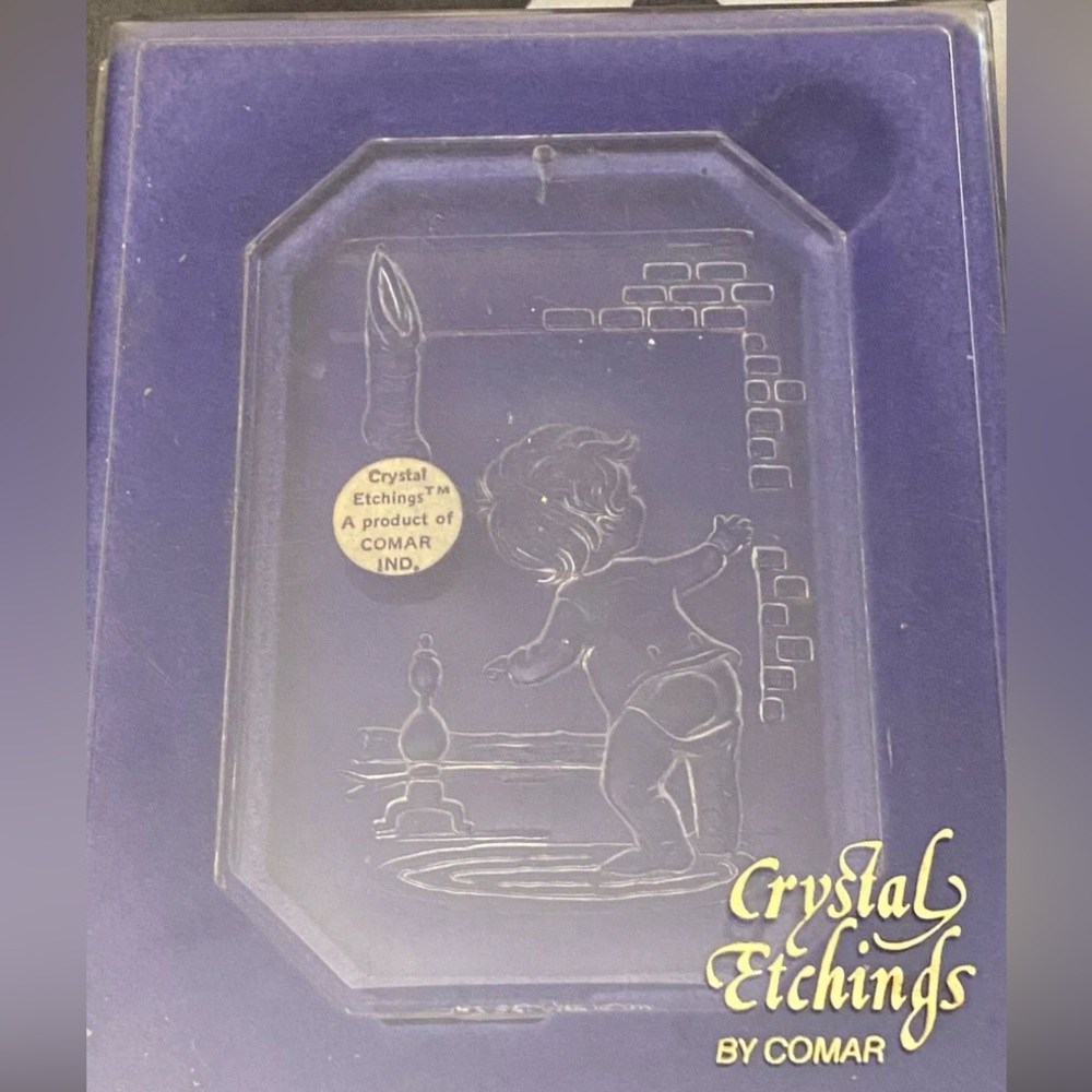 🔥🏷️1977 CMA Crystal Etchings Clear Acrylic Christmas Ornament Etched